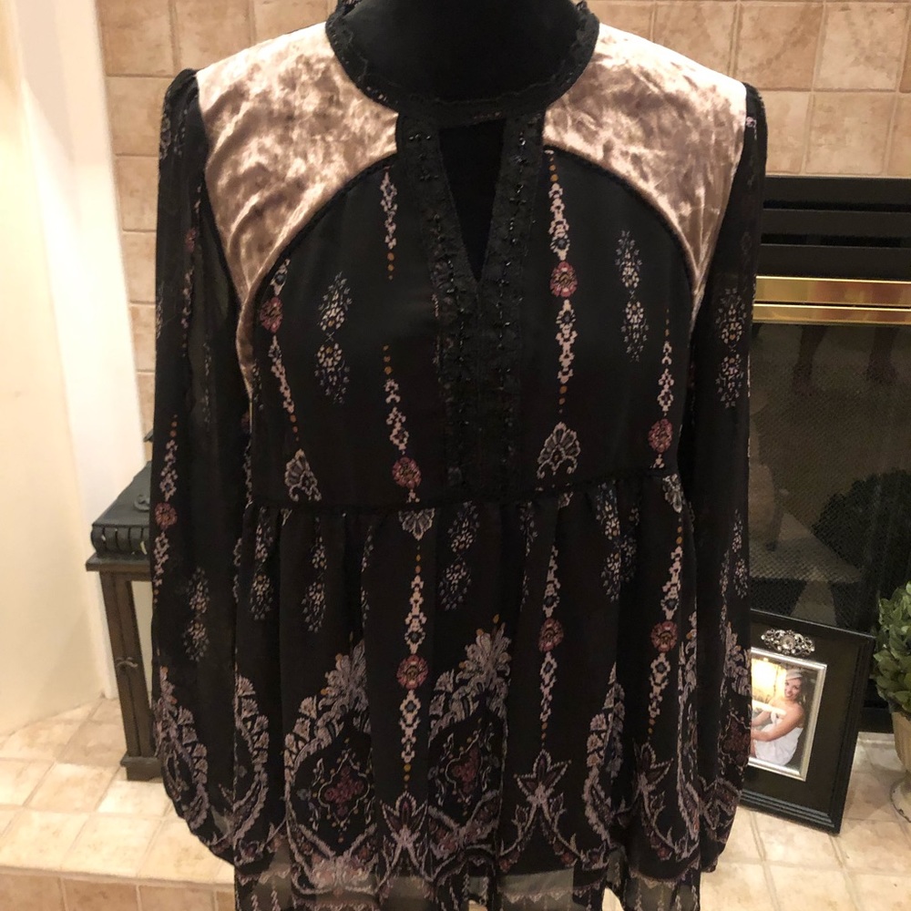 Black patterned top with velvet detail